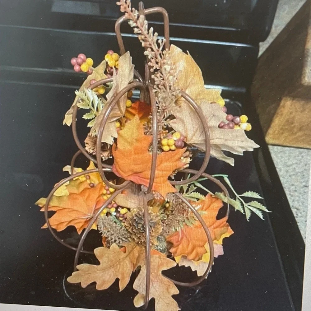 Double pumpkin metal floral decor